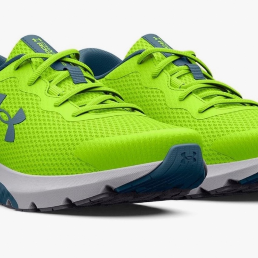 Under Armour Boys Charged Rogue 3 running shoe